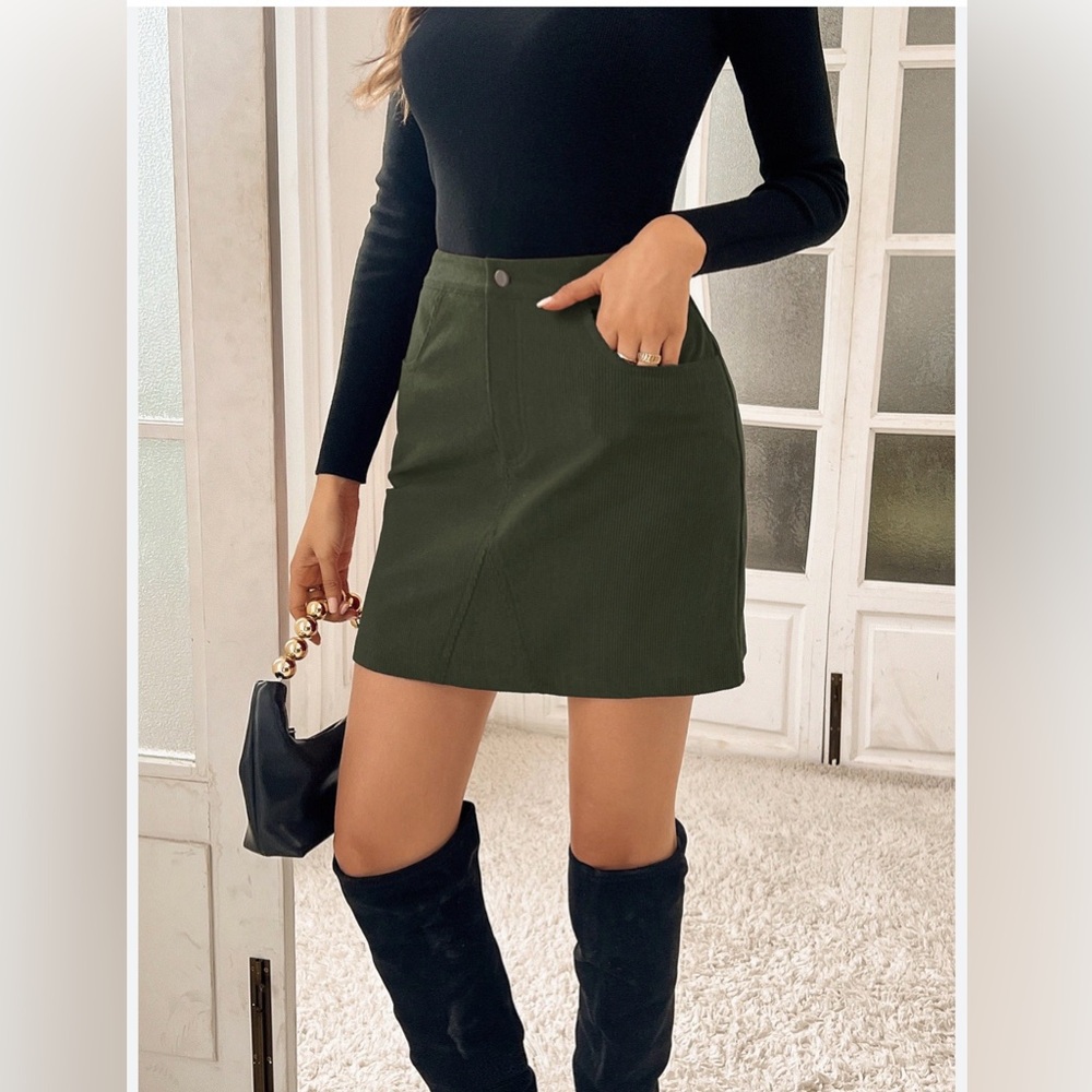 Ann Taylor women’s size 10‎ corduroy skirt back zip /front pockets, olive green